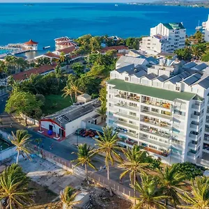 Nuevos Hermosos 1 Cuadra De La Playa , San Andrés Colombia